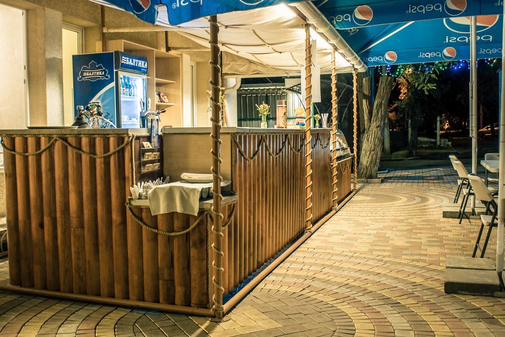 Karavella Hotel Nikolayev Bagian luar foto